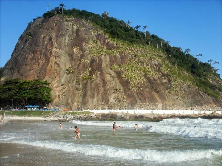 Rio Guesthouse - Um Quarteirao Da Praia De Copacabana Rio de Janeiro Exterior photo